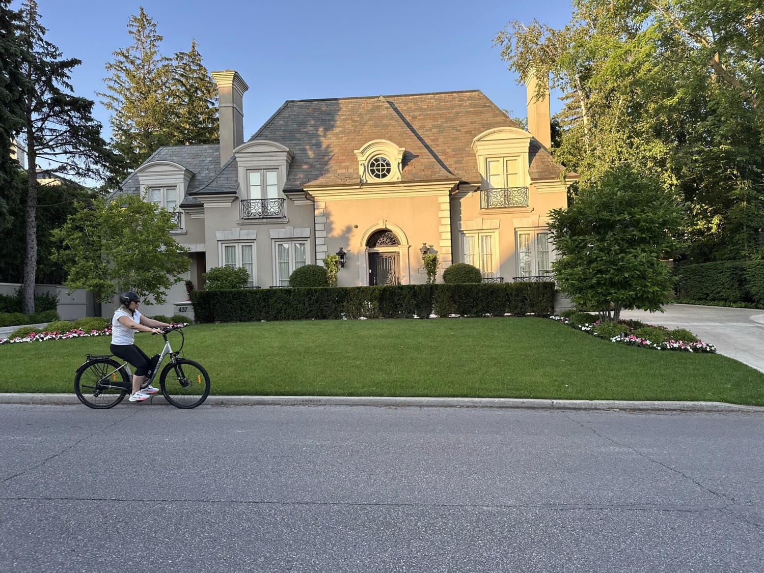 Riding the Blaze Pro through a Toronto neighbourhood